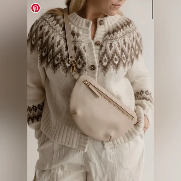 Abby Alley Midi Sling Bag in Gardenia - Picture 5 of 7